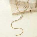 Κολιέ με κρεμαστές πέρλες σε χρυσό